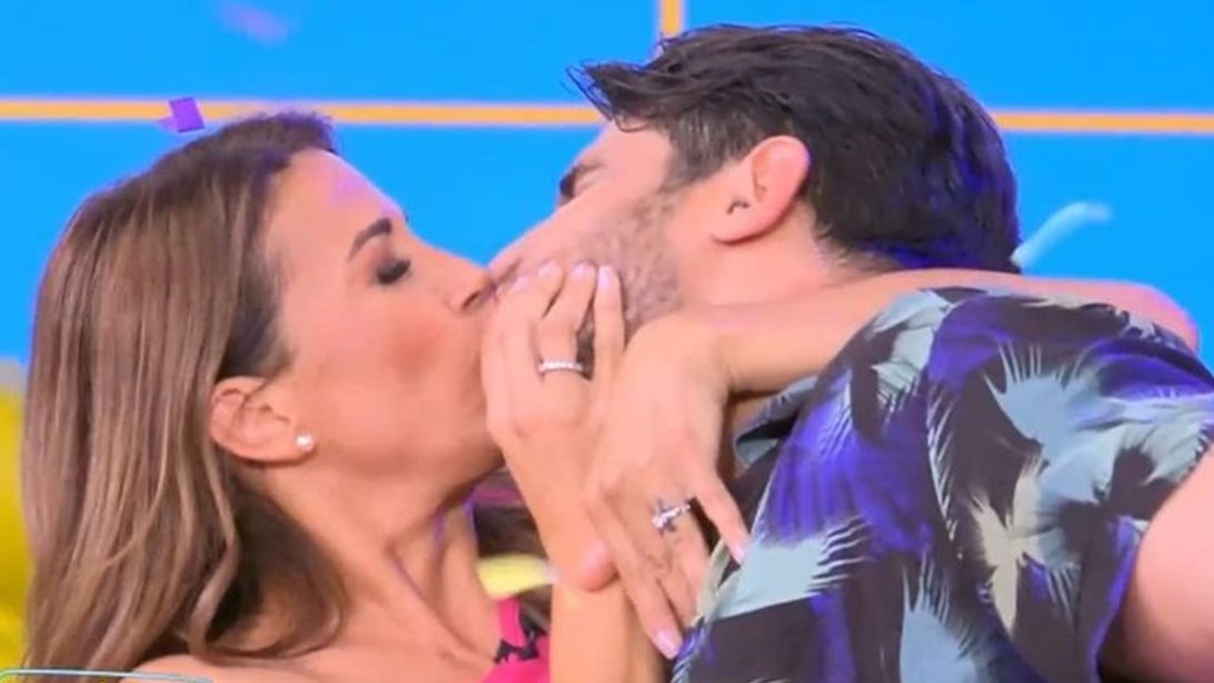 Breakfast@Star | Χατζίδου και Παύλου αποχαιρέτησαν για καλοκαίρι με ένα παθιασμένο φιλί