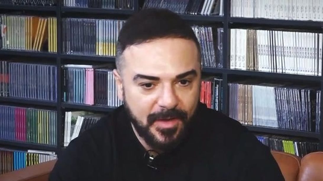 Τριαντάφυλλος: "Τι είναι το Non binary; - Δε ξέρω τι έχει αλλάξει τον τελευταίο μήνα"