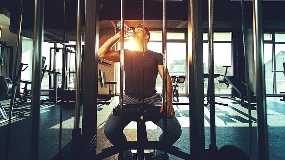 Τι πρέπει να γνωρίζεις για το πώς θα πιεις αλκοόλ την περίοδο που αθλείσαι
: Έξυπνοι τρόποι να απολαμβάνεις τα ποτά σου!