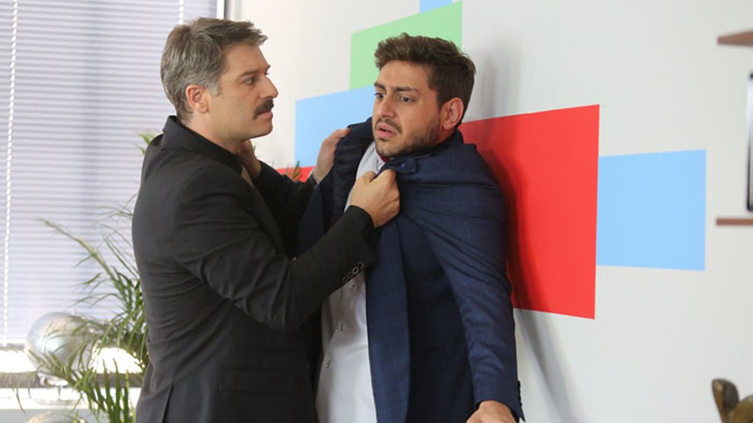 Άν Ήμουν Πλούσιος
: Όλες οι εξελίξεις | Η δολοπλοκία της Μόνικας εις βάρος της Σμαράγδας βγαίνει στο φως;