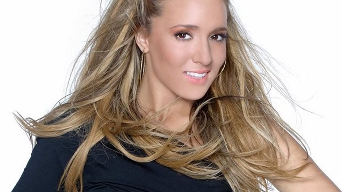 Καλομοίρα: Τα σχέδια της μετά το Rising Star: Θα παραμείνει στην Ελλάδα;