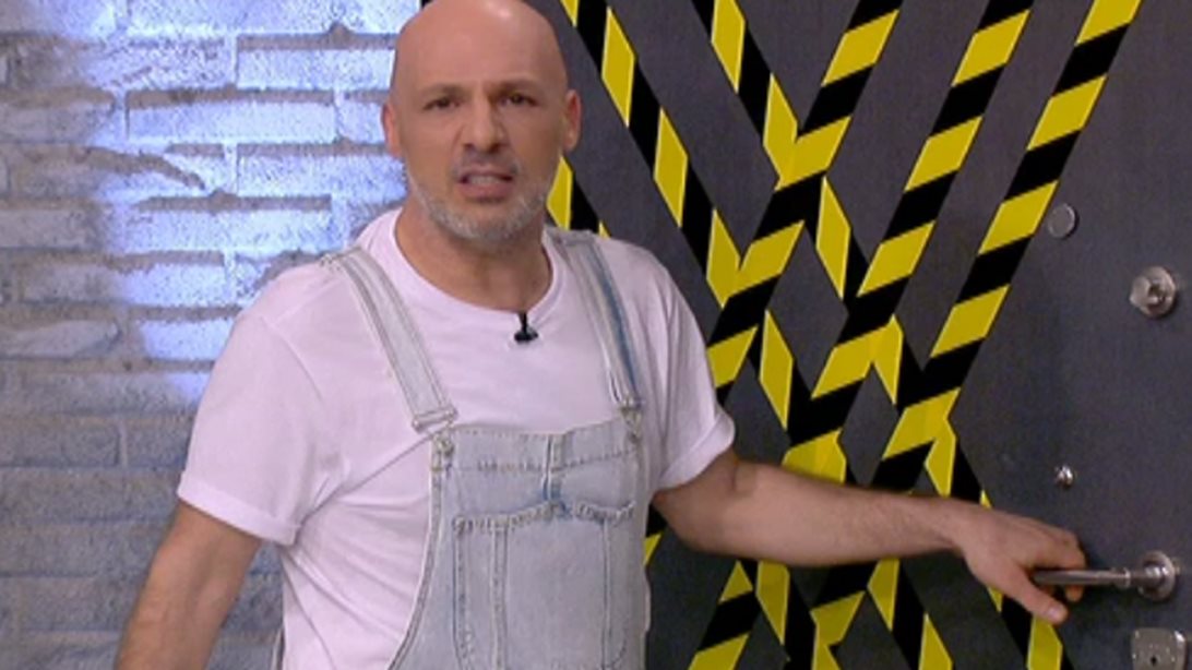 Νίκος Μουτσινάς: Υποδέχθηκε στο πλατό έναν από τους πρωταγωνιστές της «Χρυσής Τηλεόρασης»