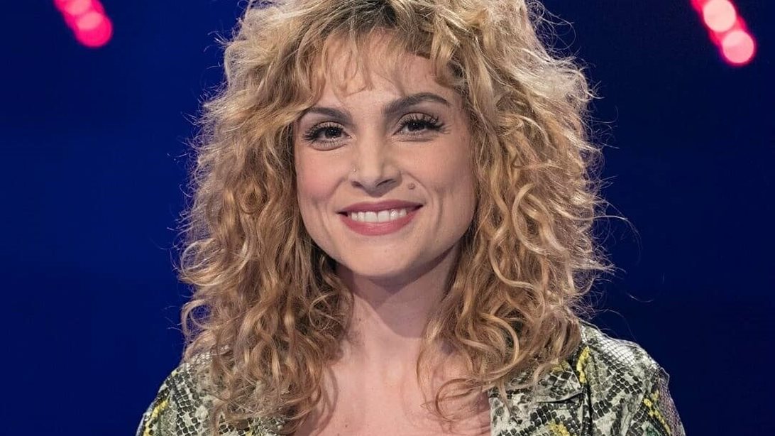 Ελεωνόρα Ζουγανέλη : «Ήθελα να μπω σε αυτό το λαμπερό πράγμα της τηλεόρασης και να μη στέκομαι απέξω σαν φοβική»