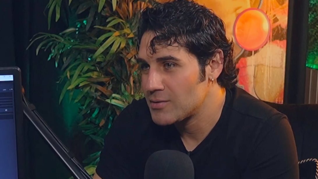 Πέτρος Ιακωβίδης: "Είχα πάθει ένα πρόβλημα υγείας - Έβγαινα να τραγουδήσω και έκλεινε η φωνή μου"