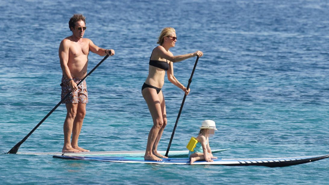 Βίκυ Καγιά &amp; Ηλίας Κρασσάς: Παιχνίδια στη θάλασσα και οικογενειακές στιγμές με τα παιδιά τους!