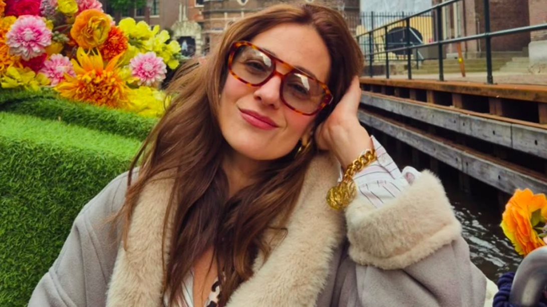 Το φωτογραφικό άλμπουμ της Νατάσσας Μποφίλιου και το τρυφερό φιλί με τον σύζυγό της