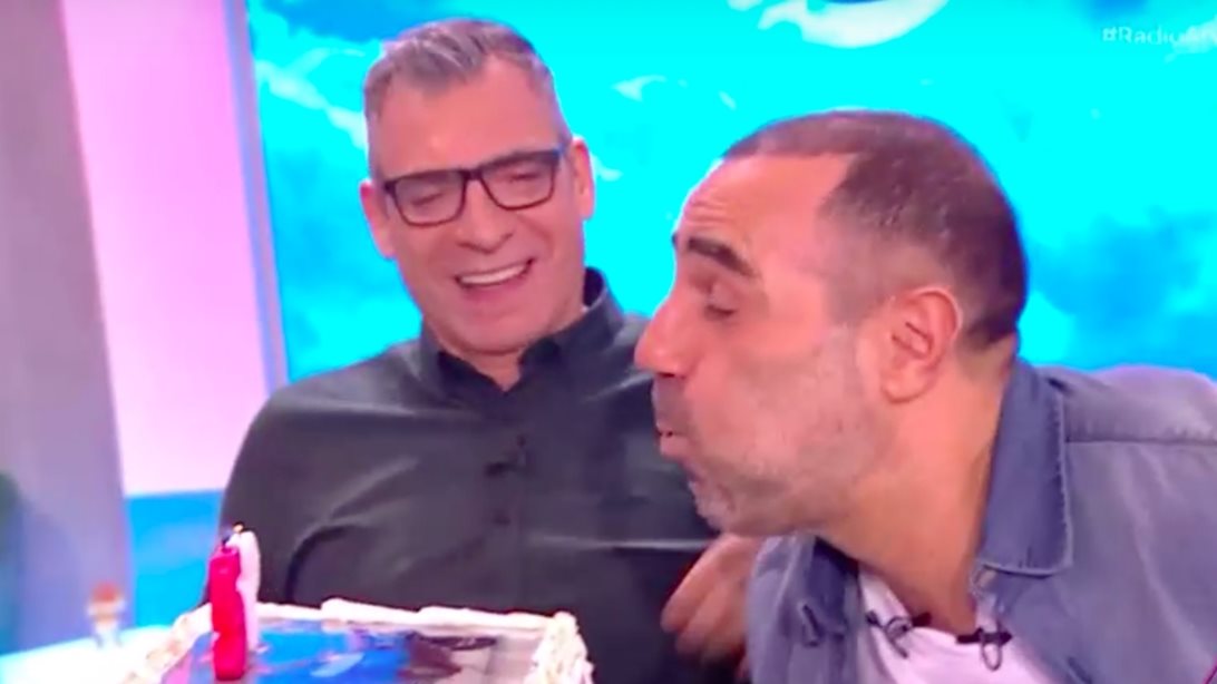 Γενέθλια στο πλατό για τον Αντώνη Κανάκη: "Όλες οι ευχές μου έχουν να κάνουν με την οικογένεια και τα παιδιά μου"