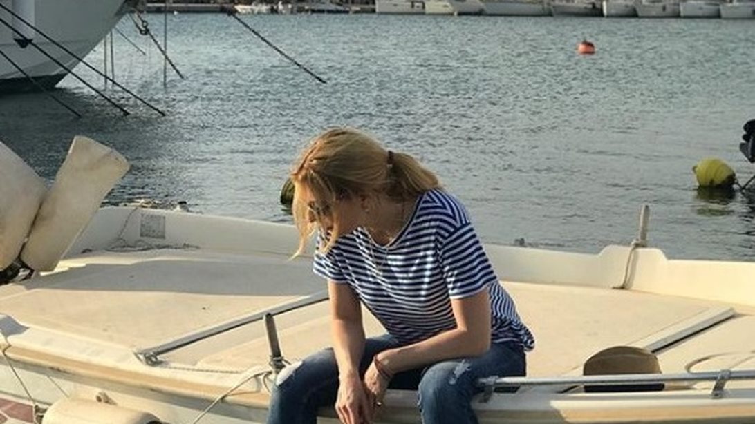 Διάσημοι Έλληνες: Αυτό είναι το κοντινό νησί που επιλέγουν για διακοπές!