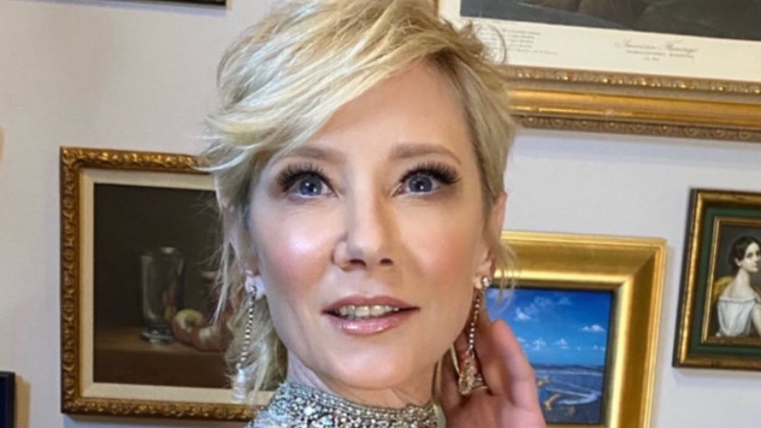 Πέθανε η Anne Heche - Την έβγαλαν από τη μηχανική υποστήριξη