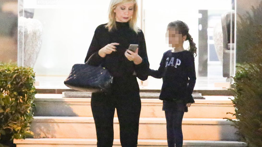 Ζήνα Κουτσελίνη: Καθημερινές στιγμές με την κόρη της!