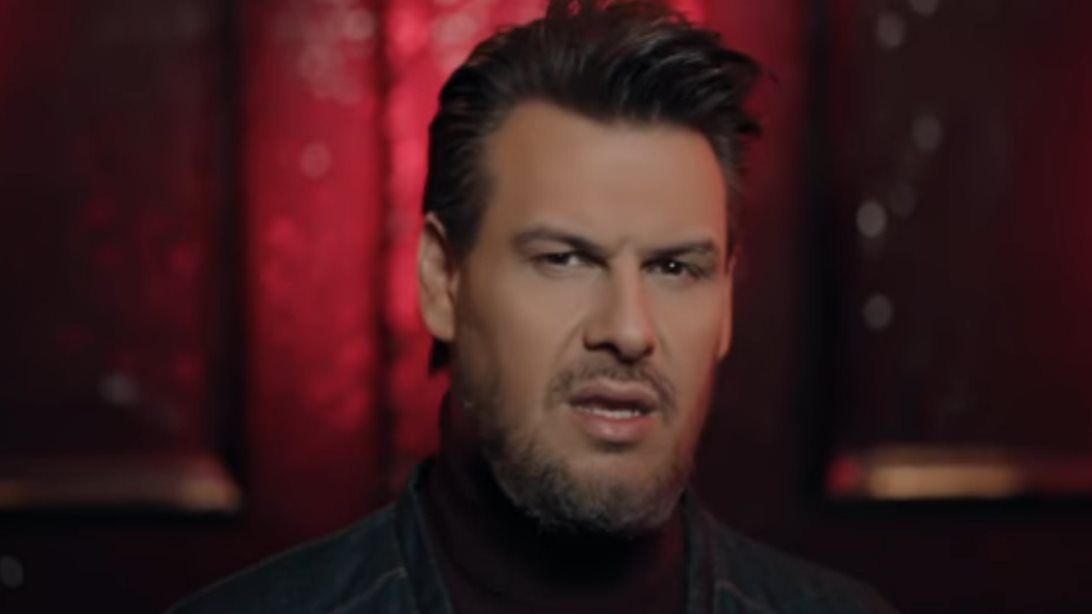 Πάνος Κιάμος: Με πρώην παίκτρια του Survivor στο νέο του videoclip!