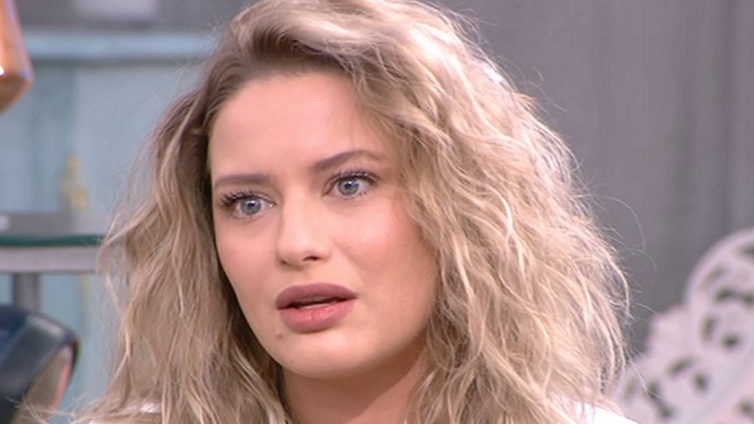 Η Ντόρα Μακρυγιάννη αποκαλύπτει πως έχει πέσει θύμα σωματικής &amp; ψυχολογικής βίας από σύντροφό της!