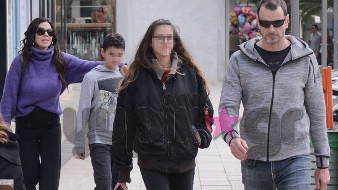 Ναταλία Δραγούμη: Σπάνια δημόσια εμφάνιση με τον σύζυγο και τα παιδιά της! Όλες οι φωτογραφίες
