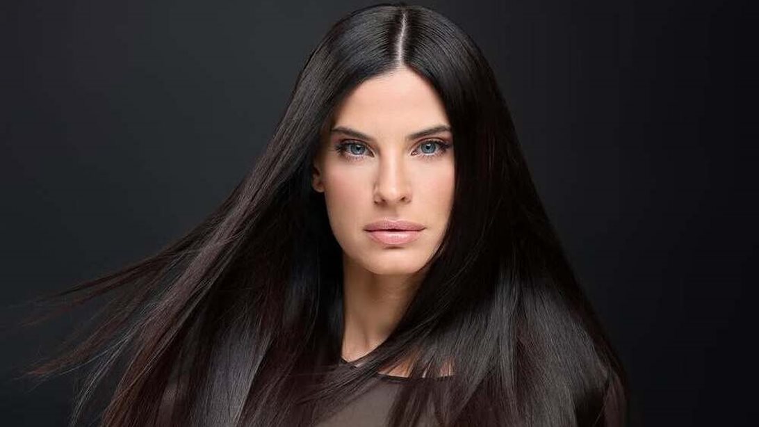 Η Χριστίνα Μπόμπα εντυπωσιάζει με την αλλαγή της για το Halloween