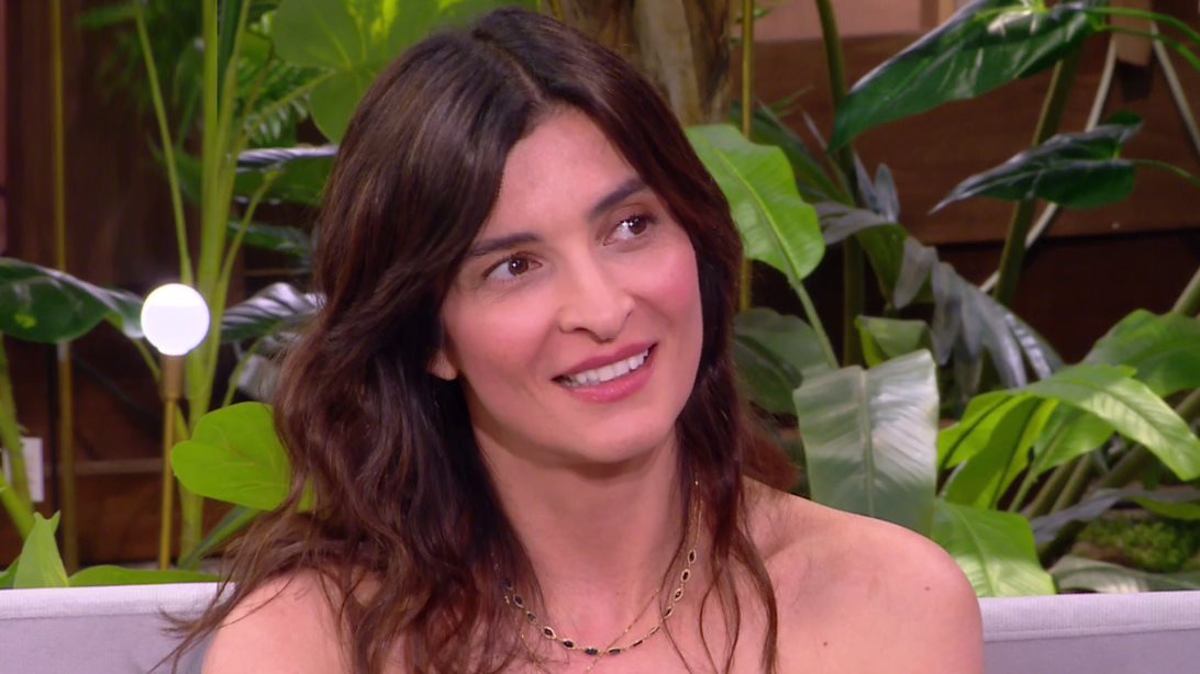 Πώς θα φορέσεις το λευκό παντελόνι το καλοκαίρι; Η Αντιγόνη Κουλουκάκου προτείνει δύο τρόπους