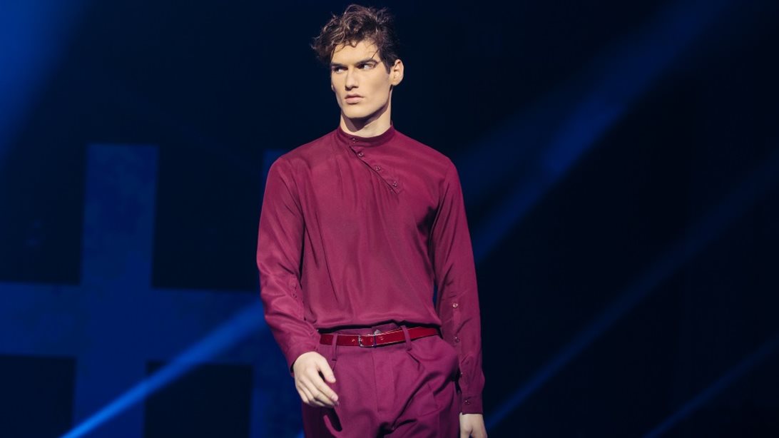 MadWalk 2020 | Ο Αιμιλιάνο Μάρκου στην πρώτη του πασαρέλα μετά το GNTM