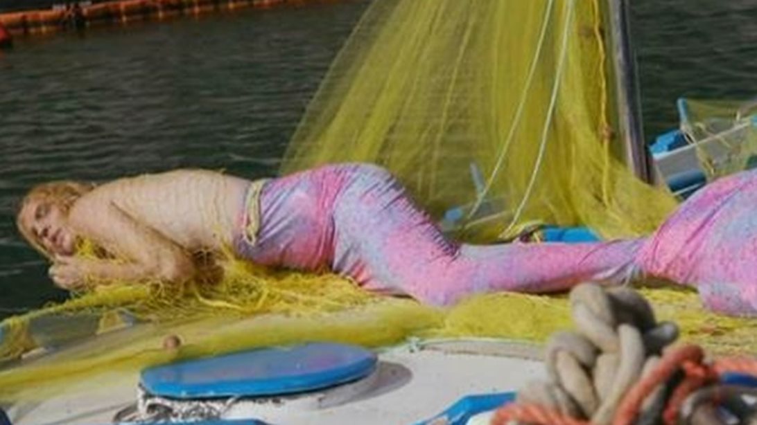 Greece's Next Top Model: Οι topless γοργόνες έστειλαν δύο παίκτριες στη Μύκονο! Δείτε τι έγινε