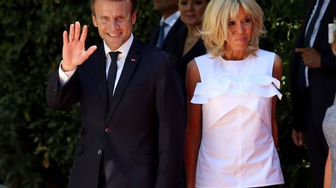 Emmanuel &amp; Brigitte Macron: Η εντυπωσιακή κοινή εμφάνιση στο Προεδρικό Μέγαρο: Φωτογραφίες