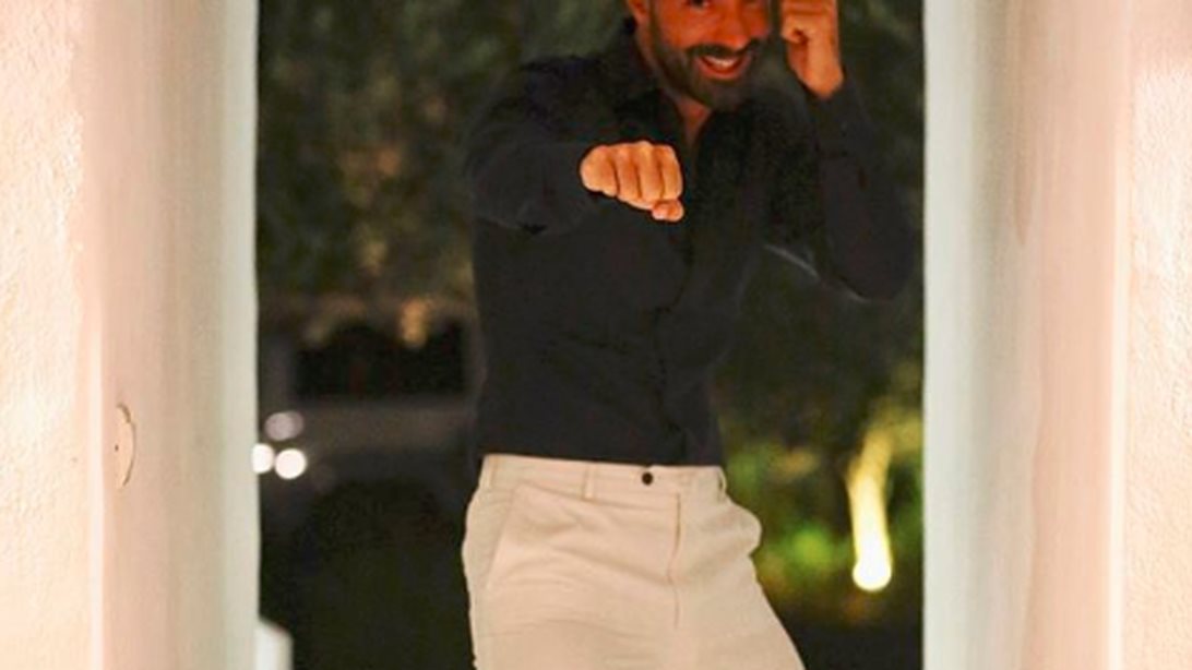 Σάκης Τανιμανίδης: Η φωτογραφία με τους φίλους του λίγο πριν παντρευτεί