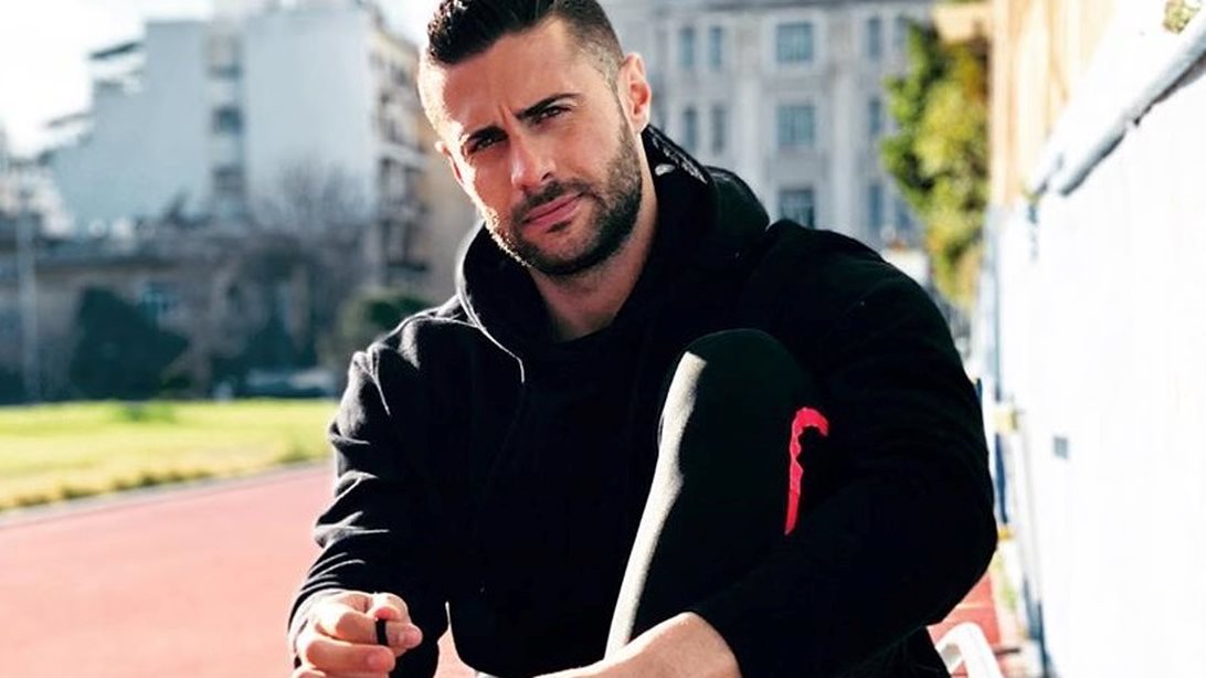 Hot or not?: Ο Κωνσταντίνος Βασάλος με μουστάκι! Σας αρέσει;