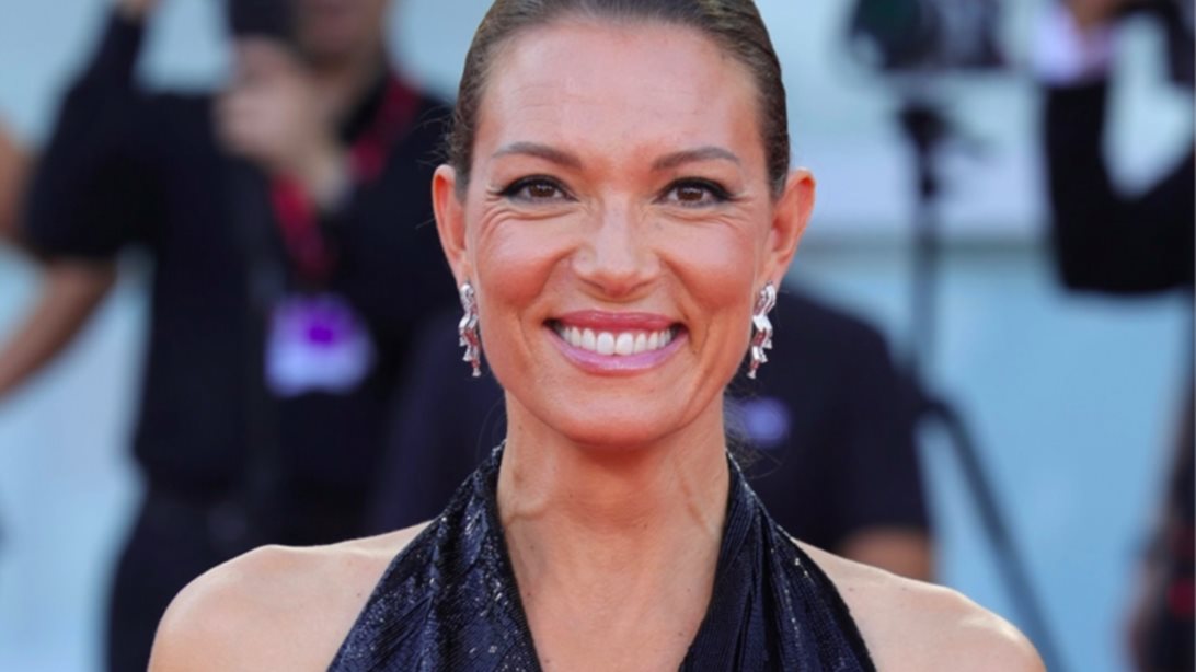 Η Βίκυ Καγιά σε σπάνια δημόσια εμφάνιση με την κόρη του Ηλία Κρασσά, Εριέττα