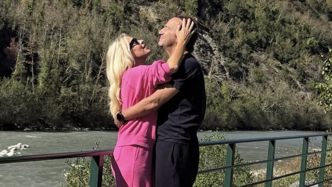 Η Ελένη Μενεγάκη γιορτάζει τα γενέθλιά της στην αγκαλιά του Μάκη Πατζόπουλου