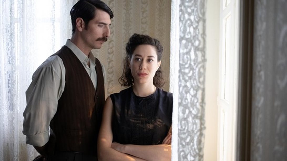 Άγριες Μέλισσες: Νέες εξελίξεις: Ο γάμος Κυπραίου - Ελένη &amp; η απόφαση της Δρόσως