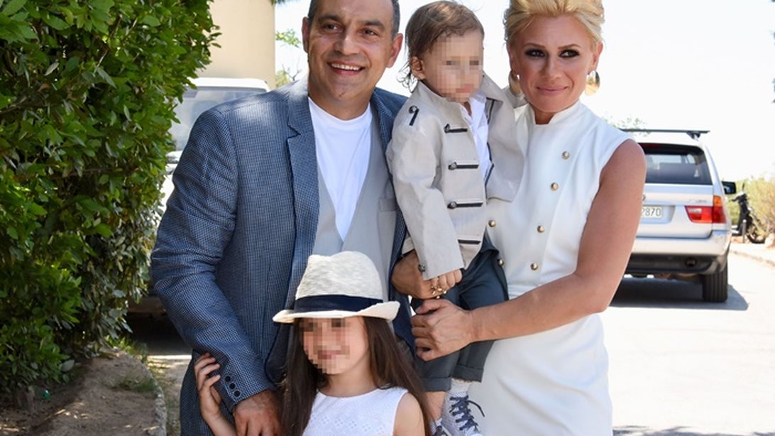 Κατερίνα Καραβάτου – Κρατερός Κατσούλης: Βάφτισαν τον γιο τους!