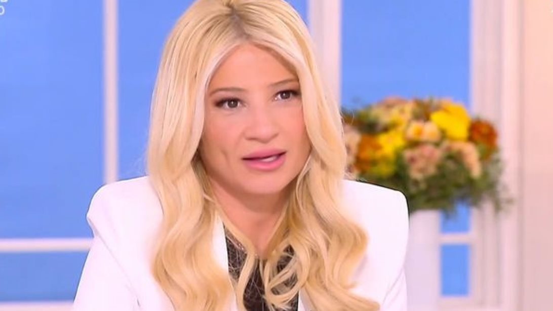 Φαίη Σκορδά: "Ρωτάω τα παιδιά μου πριν ανεβάσω φωτογραφία τους - Ο Γιάννης είναι μεγάλος πια..."