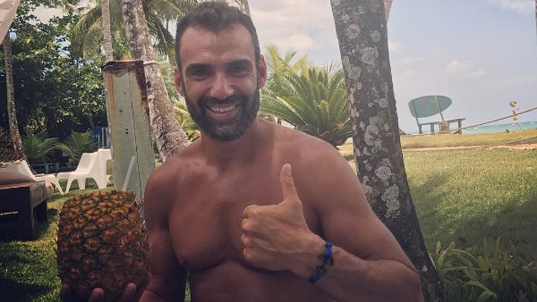 Λάμπρος Χούτος: Επιστρέφει στην Ελλάδα: Η φωτογραφία και το μήνυμα για το Survivor