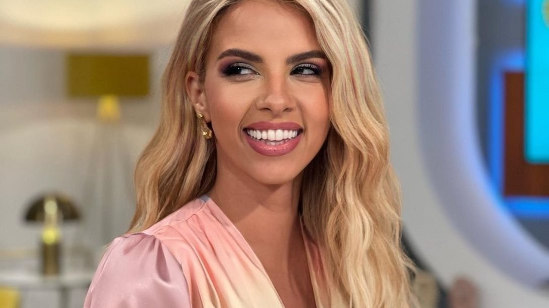 Τζένη Μελιτά: Μας δείχνει το νυφικό της!