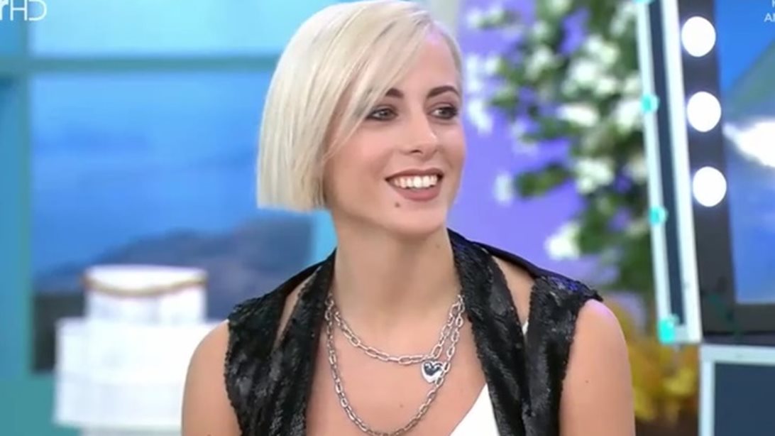 GNTM | Ίριδα Παπουτσή: Πρώτη επίσημη στους «Κουκου» | Η εντυπωσιακή εμφάνιση στο id catwalk &amp; ο τραυματισμός στο χέρι