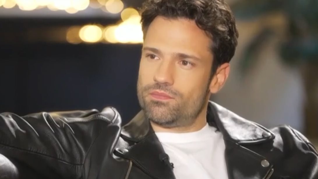 Ο Κωνσταντίνος Αργυρός δίνει ρυθμό στο καλοκαίρι τραγουδώντας πως "το Party (Θα Έχει Το Όνομά Σου)"