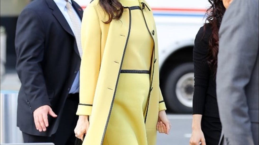 Amal Clooney: Οι πιο κομψές εμφανίσεις της κατά τη διάρκεια της εγκυμοσύνης