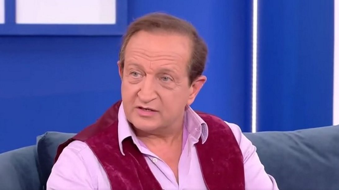 Σπύρος Μπιμπίλας: "Εκείνο το παρελθόν μας σημάδεψε όλους πάρα πολύ και όταν λέω όλους βάζω μέσα και τον Πέτρο Φιλιππίδη"