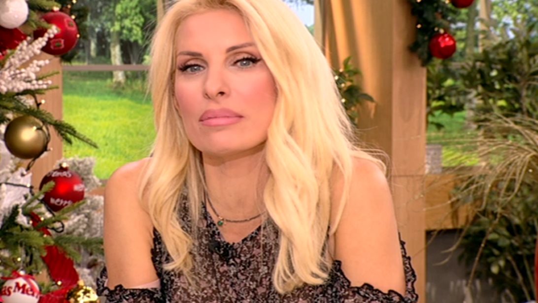 Ελένη Μενεγάκη
 
: Η απρόσμενη κίνηση on air: «Θα κλάψω, δεν το πιστεύω!»