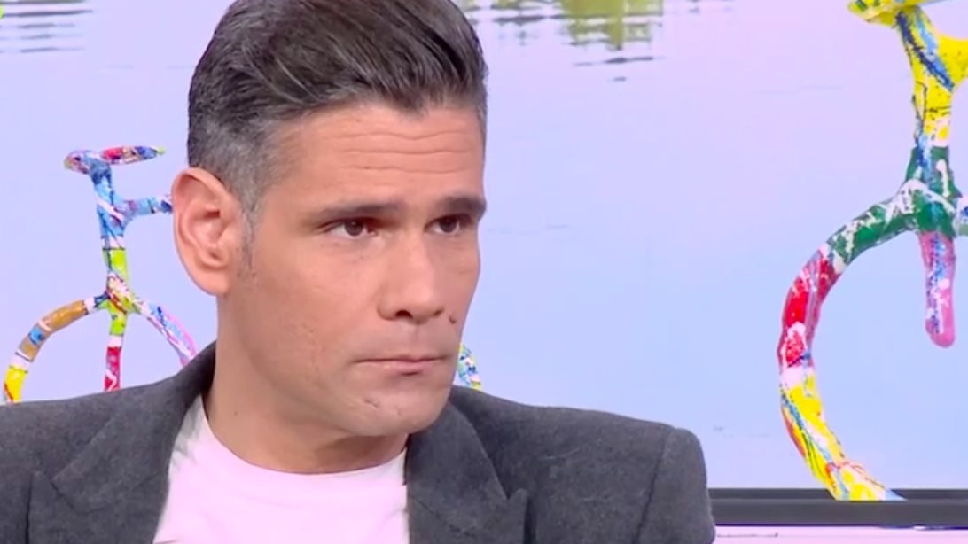 Δημήτρης Ουγγαρέζος: "Είδα άλλους να με προσπερνούν επιδεικτικά, ξανά και ξανά - Εγώ περιμένω στο ίδιο πόστο"