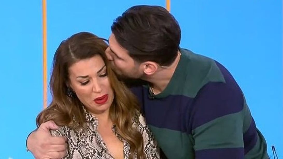 Συγκινήθηκε on air η Ελένη Χατζίδου: "Προσπαθώ πάρα πολύ να κρατηθώ..."