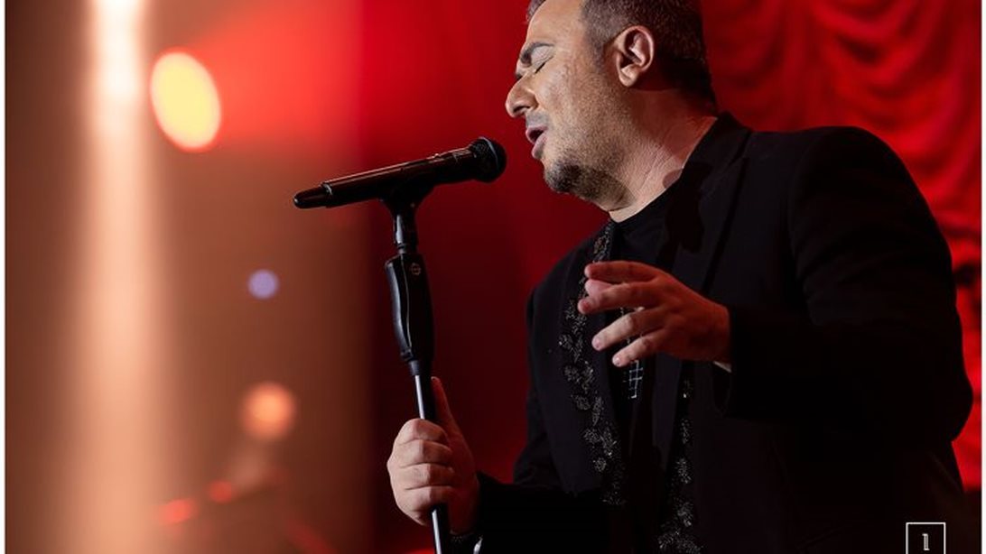 Αντώνης Ρέμος: "Μπισμπίκης και μαλ..., αυτές είναι ζεμπεκιές"