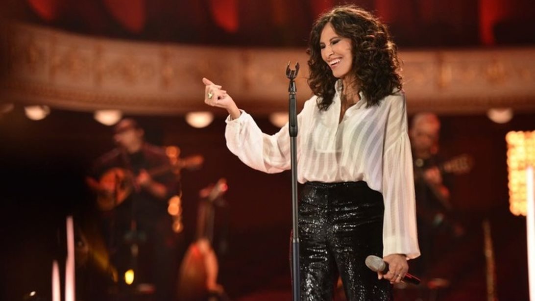 Σπίτι με το MEGA: Preview: Δείτε την Ελευθερία Αρβανιτάκη να ερμηνεύει το αγαπημένο τραγούδι «Δυνατά»