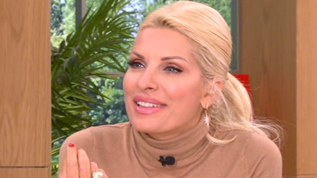 Ελένη Μενεγάκη: Οι ευχές στη Μαντώ Γαστεράτου για τη γέννηση του γιου της