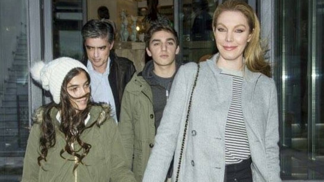 Τατιάνα Στεφανίδου - Νίκος Ευαγγελάτος: Για φαγητό με τα παιδιά τους: Όλες οι φωτογραφίες