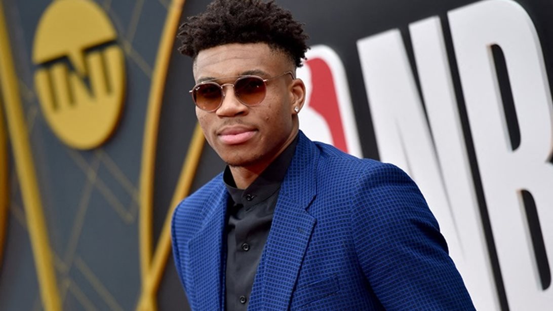 Ο Γιάννης Αντετοκούνμπο ετοιμάζει τον γάμο του με καλεσμένους LeBron και Mbappé