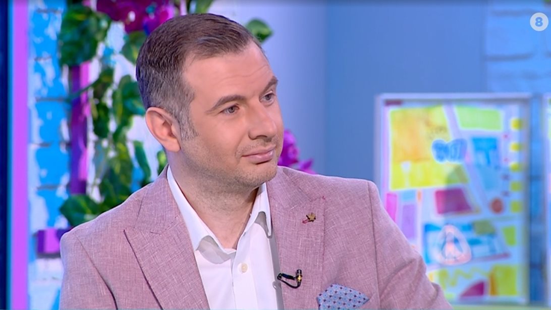 Δημήτρης Μαρέδης: "Σηκώνεται και φεύγει απ' το τραπέζι τρέχοντας. Καταλαβαίνω ότι με έχει παγιδεύσει"