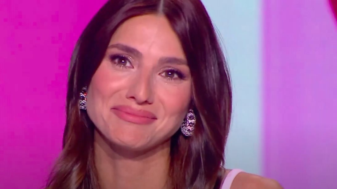 "Λύγισε" η Ηλιάνα Παπαγεωργίου στο GNTM: "Μην με κάνεις να κλαίω, κρατιέμαι τόση ώρα"