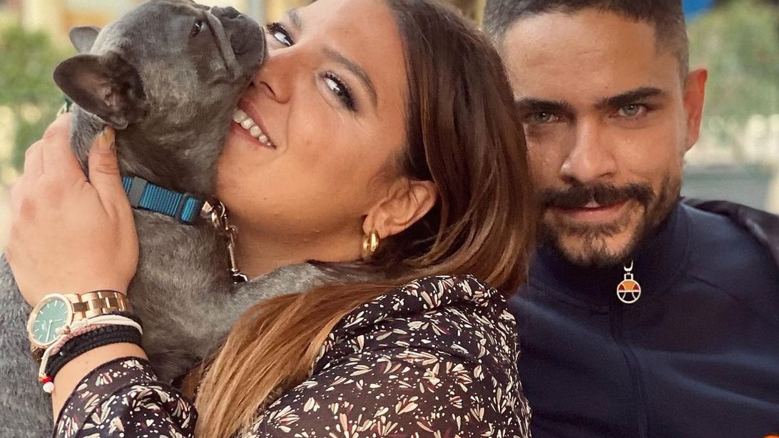 Ο Τίμος Ζαχαράτος ξεκαθαρίζει για πρώτη φορά τη σχέση του με τη Δανάη Μπάρκα