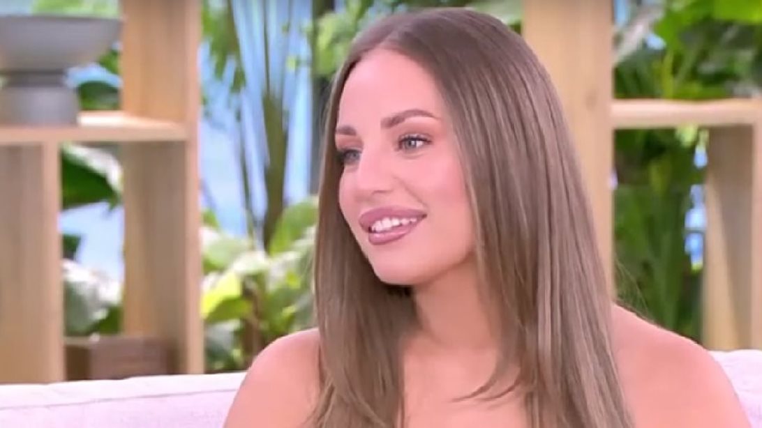 Ανδρομάχη: "Τώρα που κάνω εμφανίσεις το μωράκι το προσέχει είτε η μαμά μου είτε η μαμά του Γιώργου"