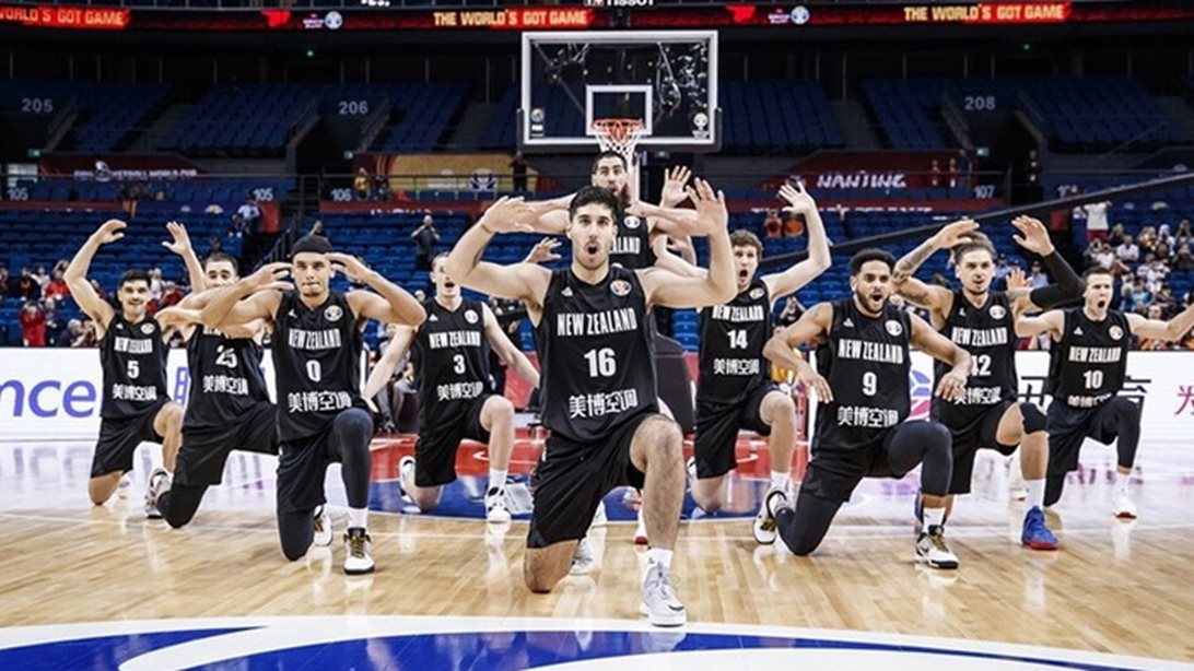 Video Of The Day #FIBAWC: #GRENZL Ο πολεμικός χορός «χάκα» της Νέας Ζηλανδίας κόντρα στην Εθνική Ελλάδος