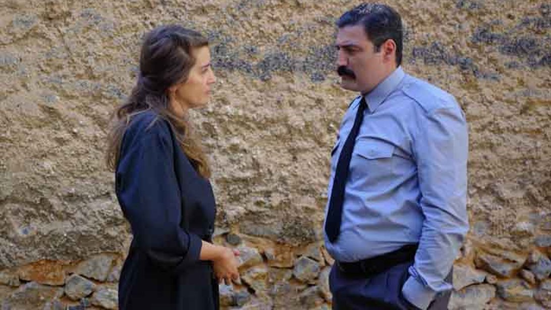 Άγριες Μέλισσες: Νέες εξελίξεις! Η αποκάλυψη που θα σοκάρει την Ελένη, το σχέδιο απόδρασης &amp; ο Δούκας αντιμέτωπος με τις συνέπειες των πράξεών του