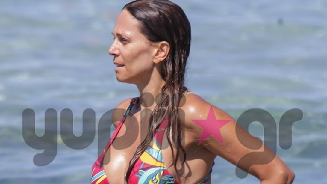 Έλλη Κοκκίνου: Δείτε την με μαγιό στην Πάρο | Όλες οι φωτογραφίες